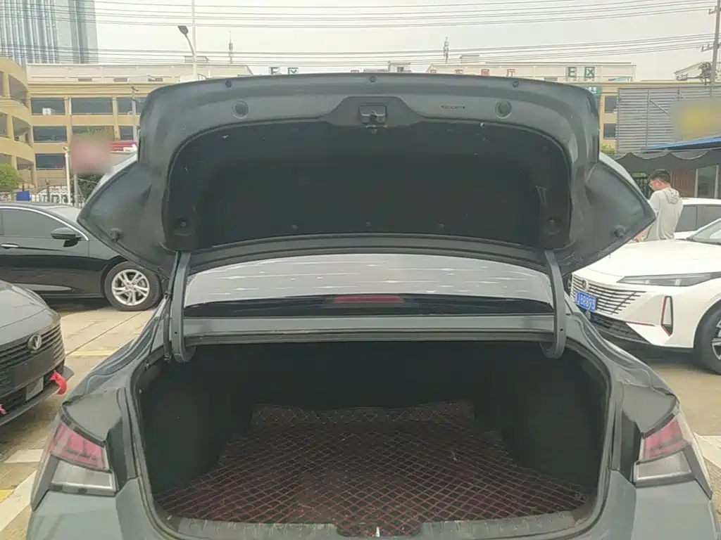 Hyundai Elantra — миниатюра 19