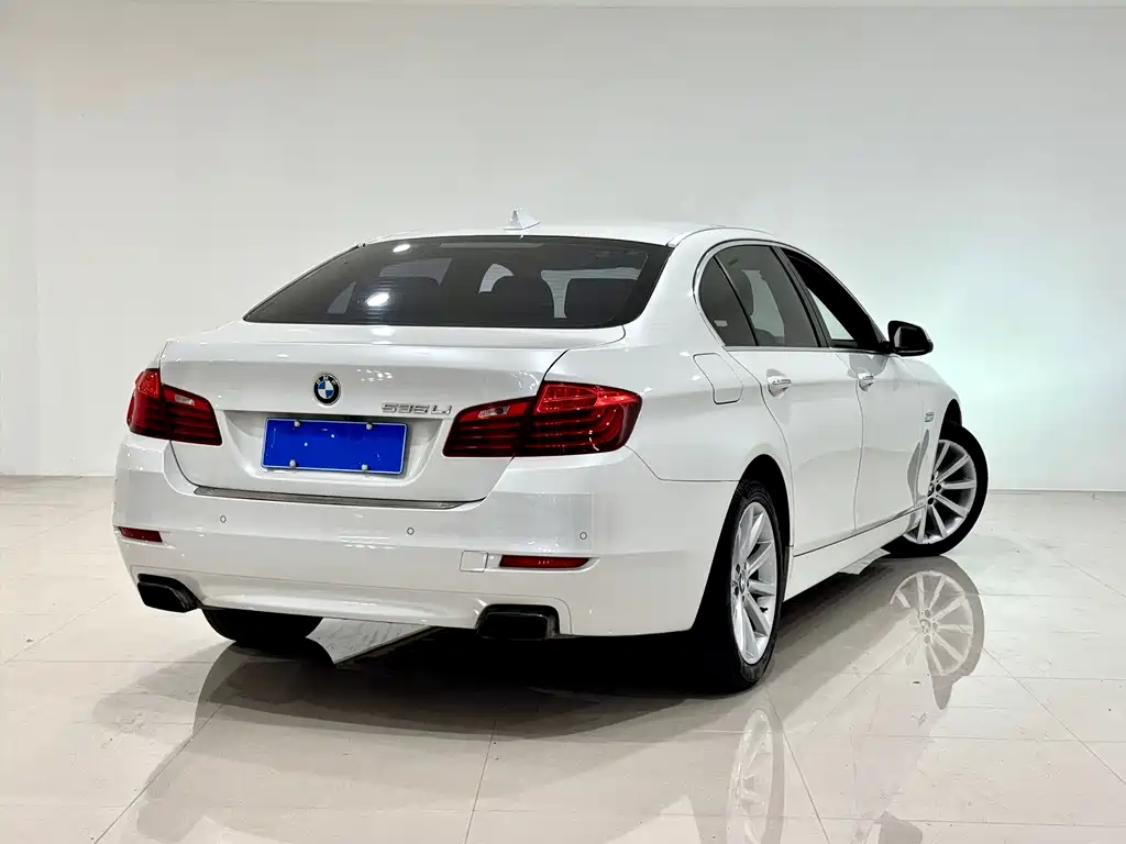 BMW 5 Series — миниатюра 3