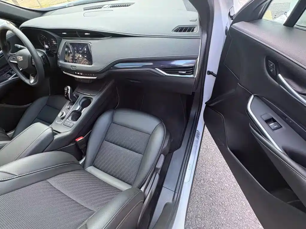 Cadillac XT4 — миниатюра 13