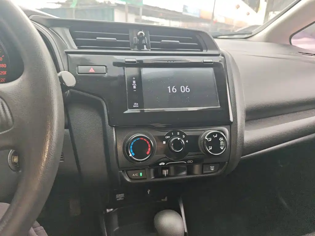 Honda Fit — миниатюра 13