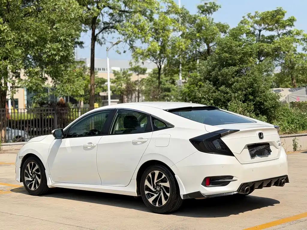 Honda Civic — миниатюра 4