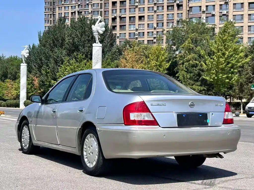 Nissan Bluebird Classic — миниатюра 6