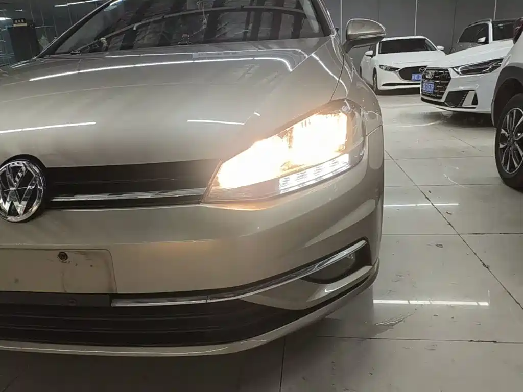 Volkswagen Golf — миниатюра 24