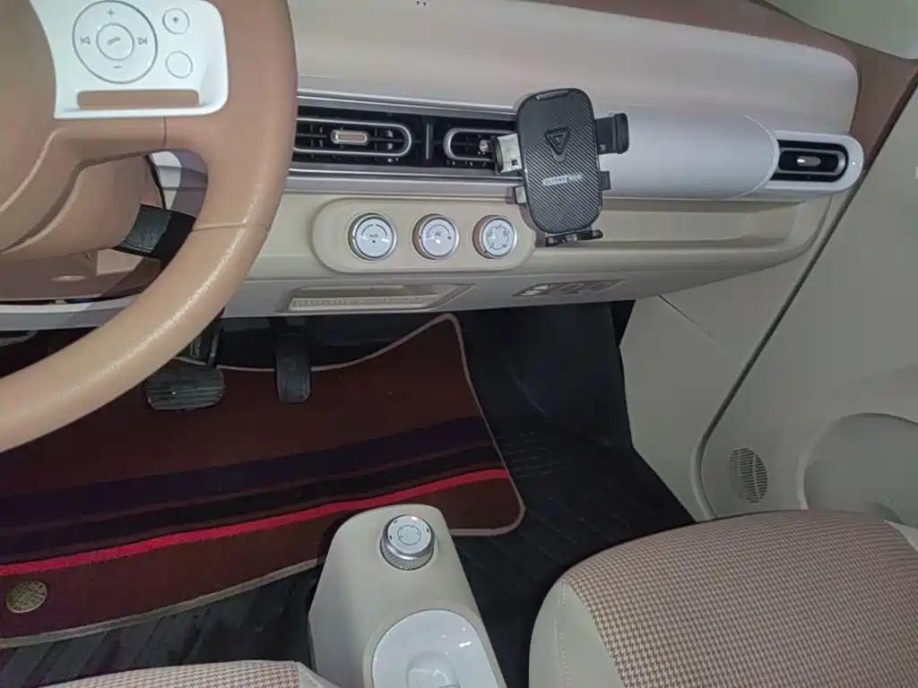 Wuling MINIEV — миниатюра 13