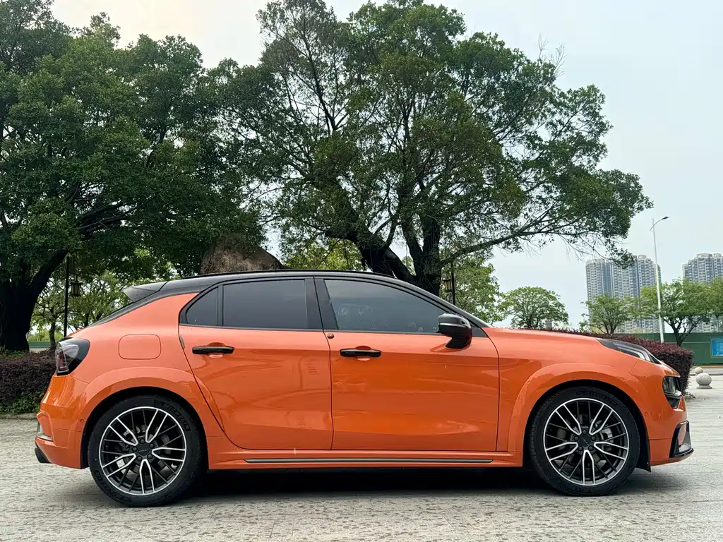 Lynk & Co 02 Hatchback 2021 2.0TD Halo