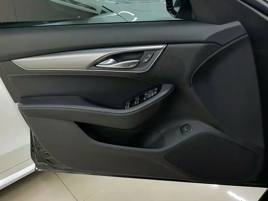 Cadillac CT5 — миниатюра 7