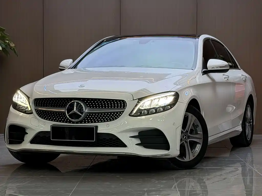 Mercedes-Benz C-Class — миниатюра 2