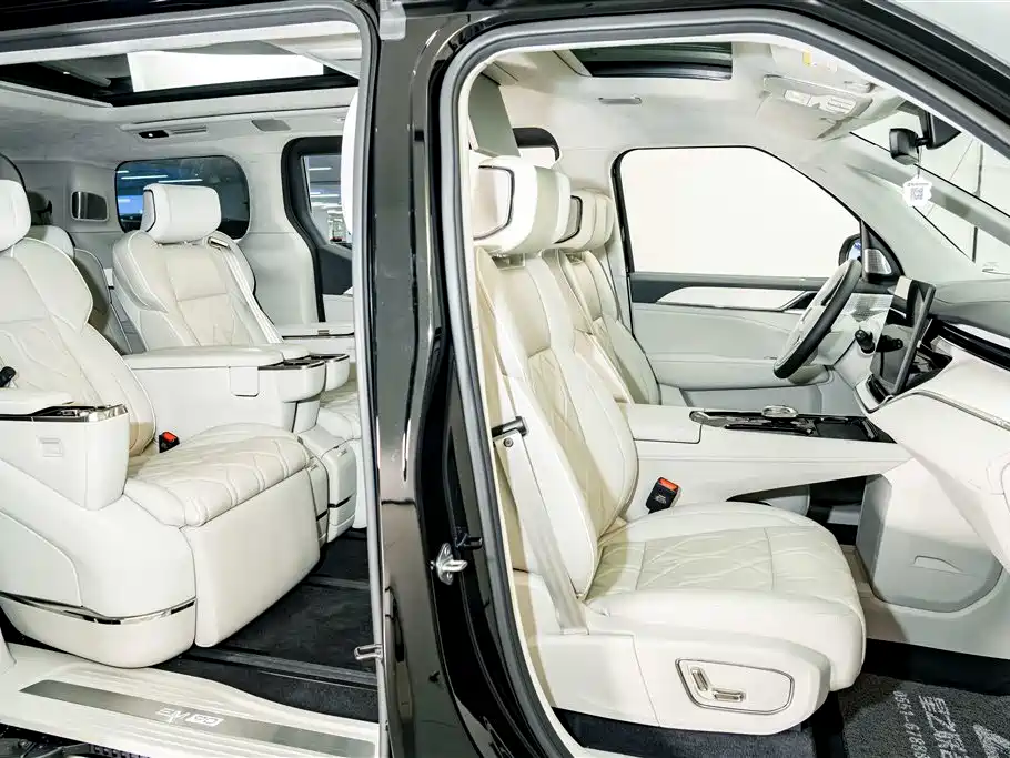 Volvo EM90 — миниатюра 24
