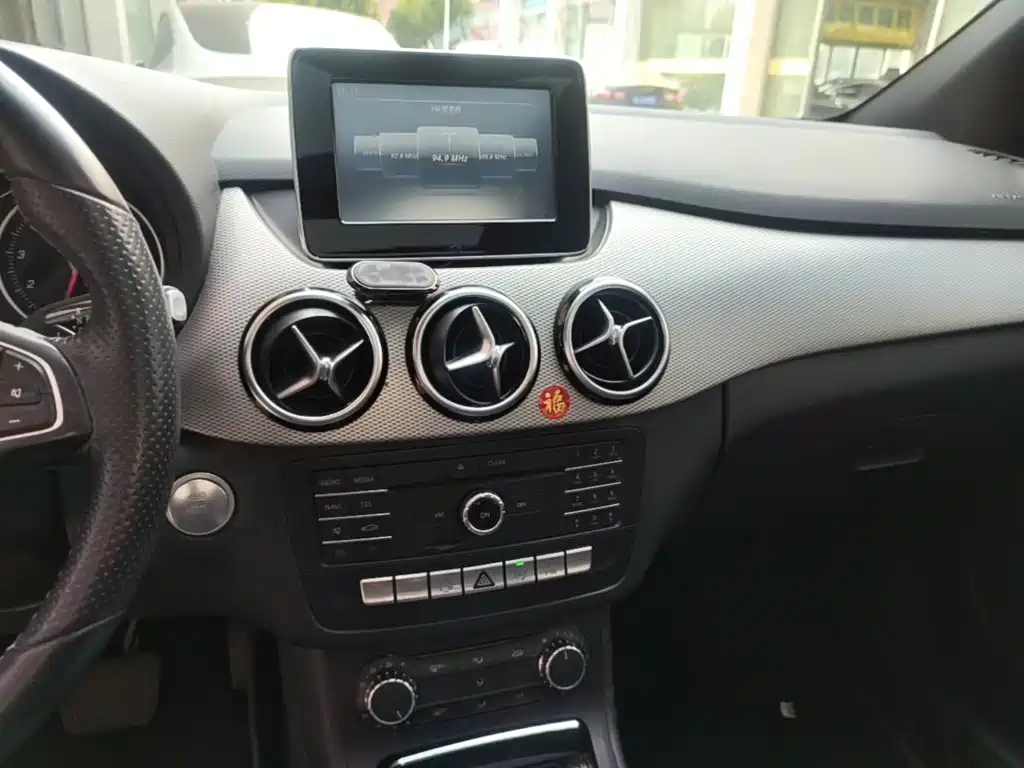 Mercedes-Benz B-Class — миниатюра 13