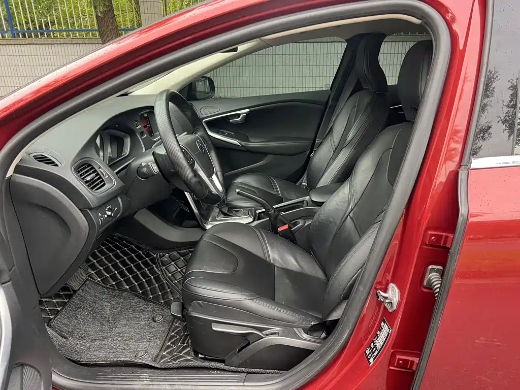 Volvo V40 — миниатюра 9