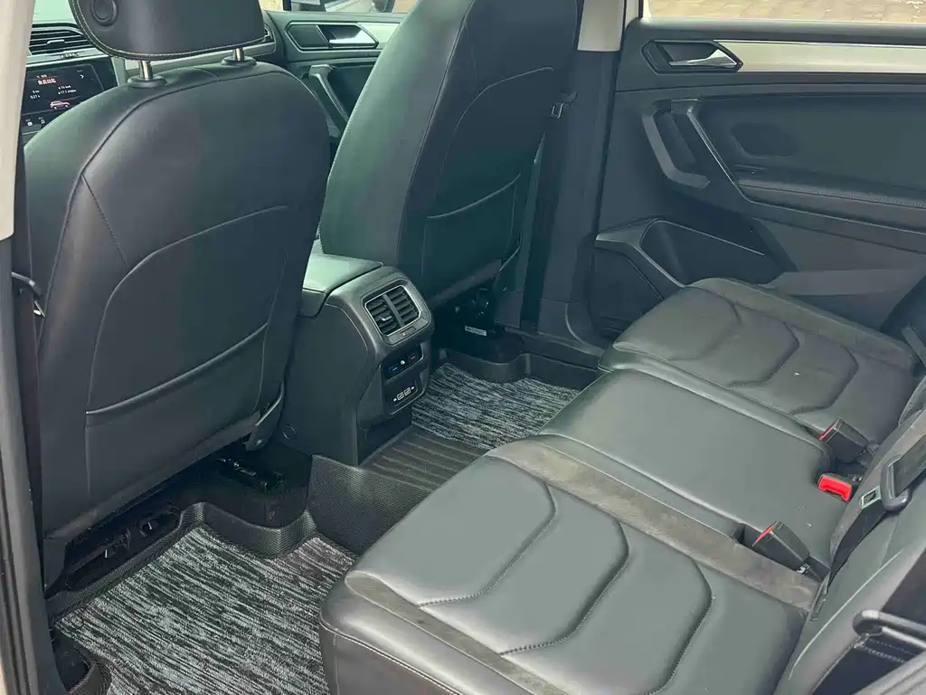 Volkswagen Tiguan L — миниатюра 8