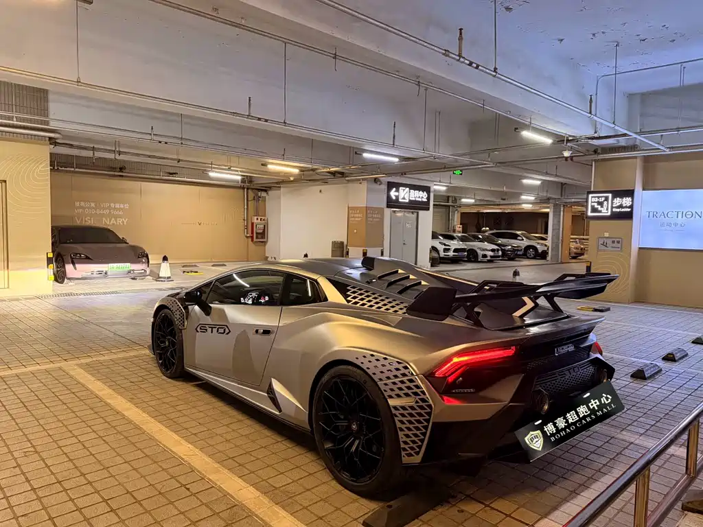 LAMBORGHINI HURACÁN