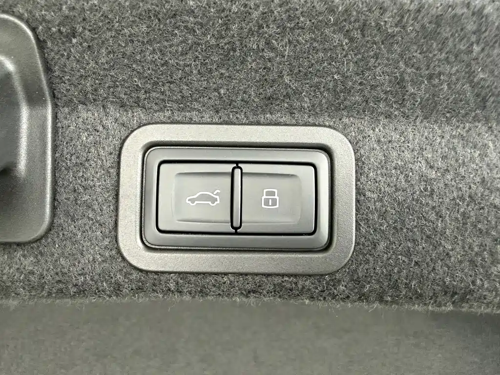 Audi A6L — миниатюра 18