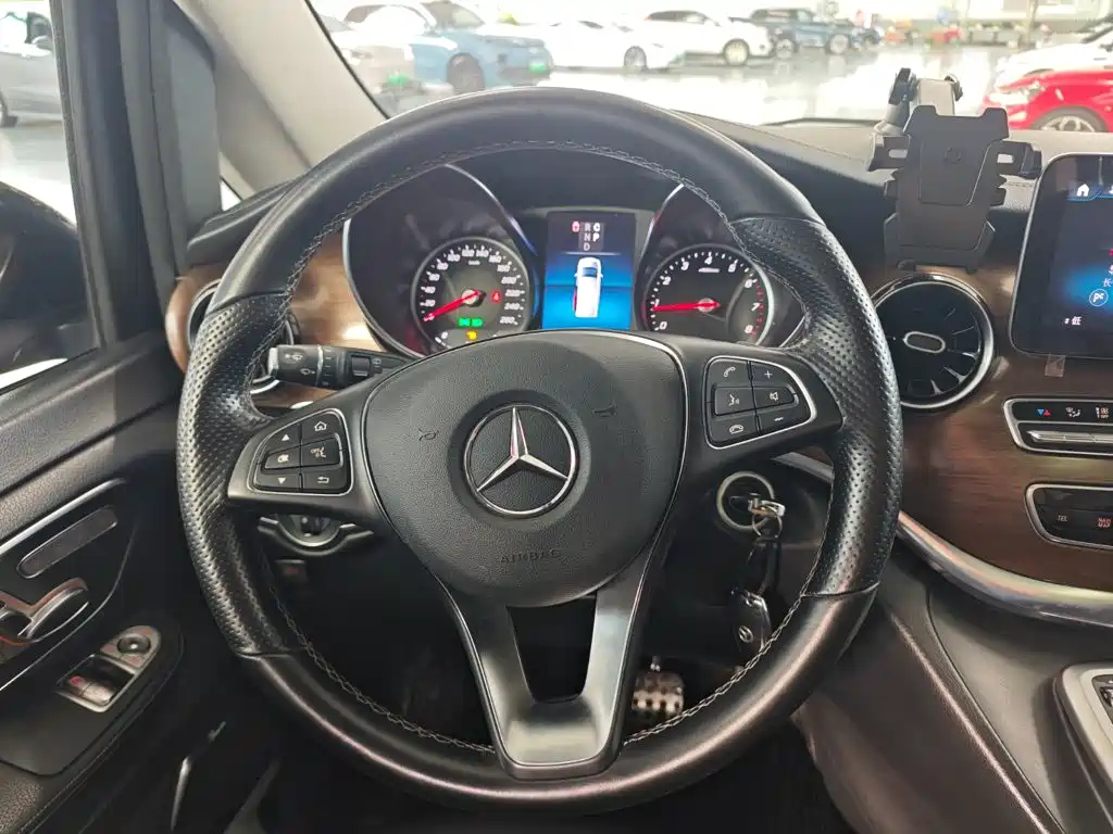 Mercedes-Benz V-Class — миниатюра 19