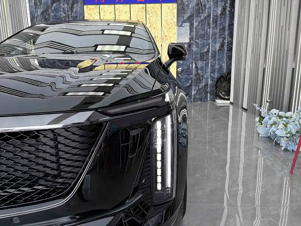 Cadillac XT5 — миниатюра 4