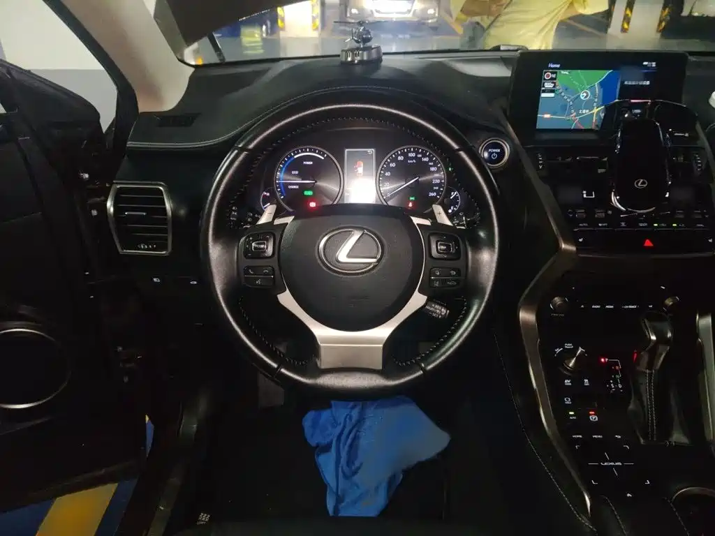 Lexus NX — миниатюра 3