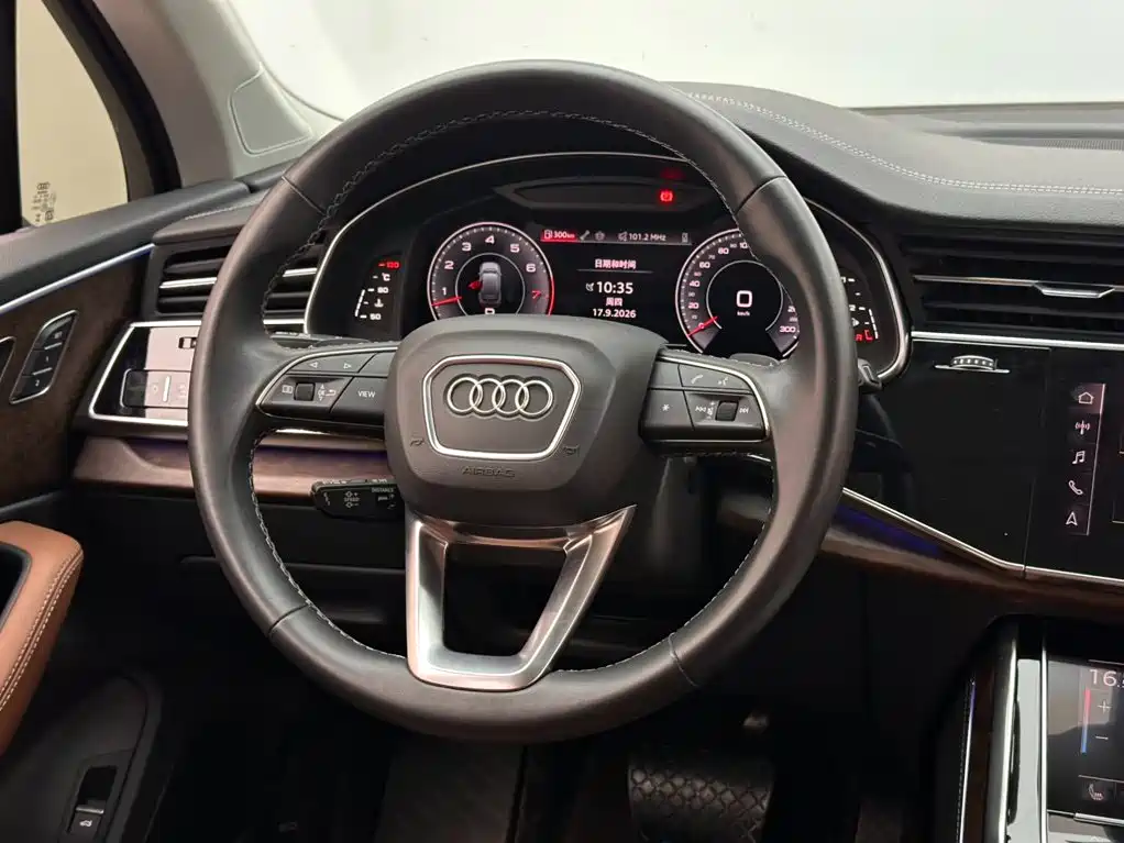 Audi Q7 — миниатюра 12