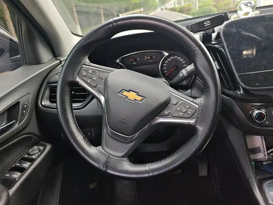 Chevrolet Equinox — миниатюра 15