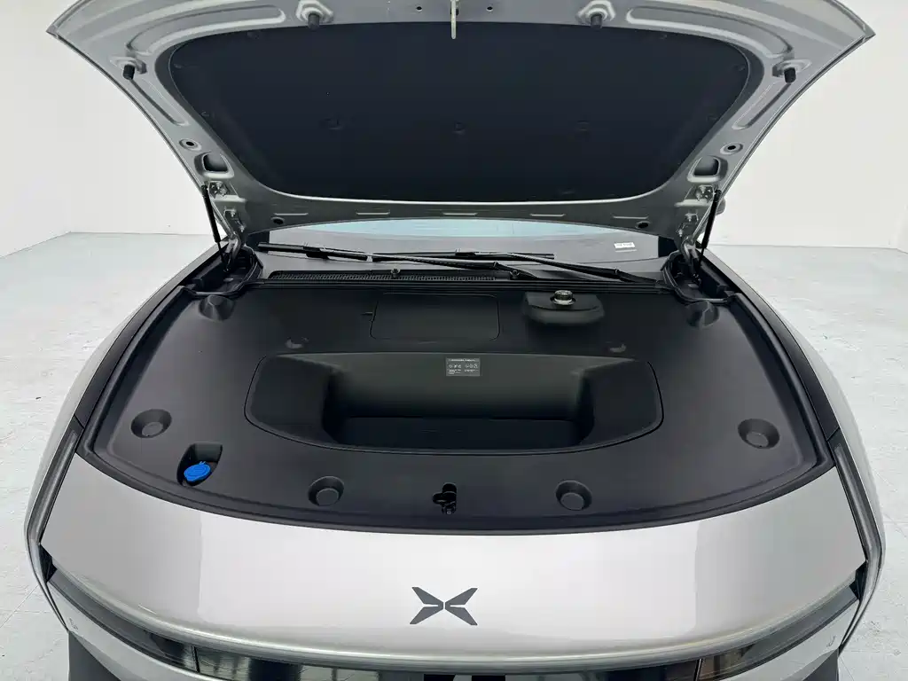XPeng P7 — миниатюра 13