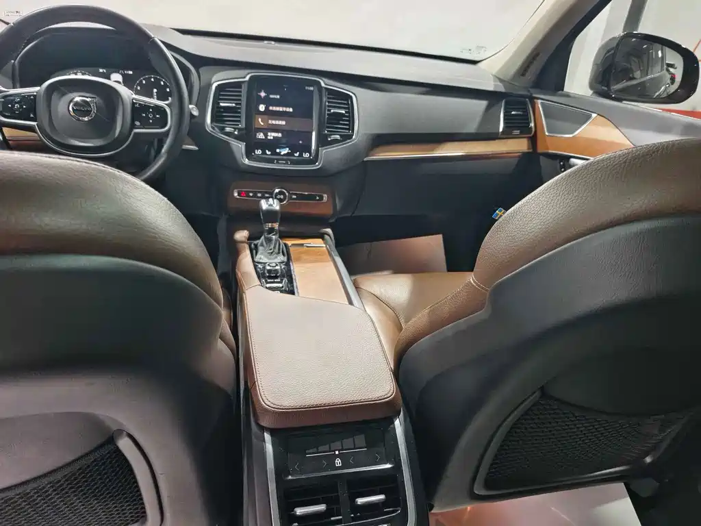 Volvo XC90 — миниатюра 5