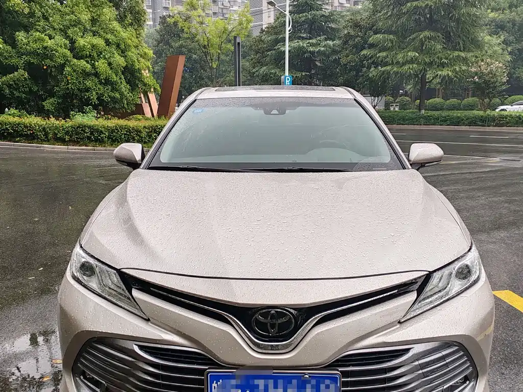 Toyota Camry — миниатюра 3