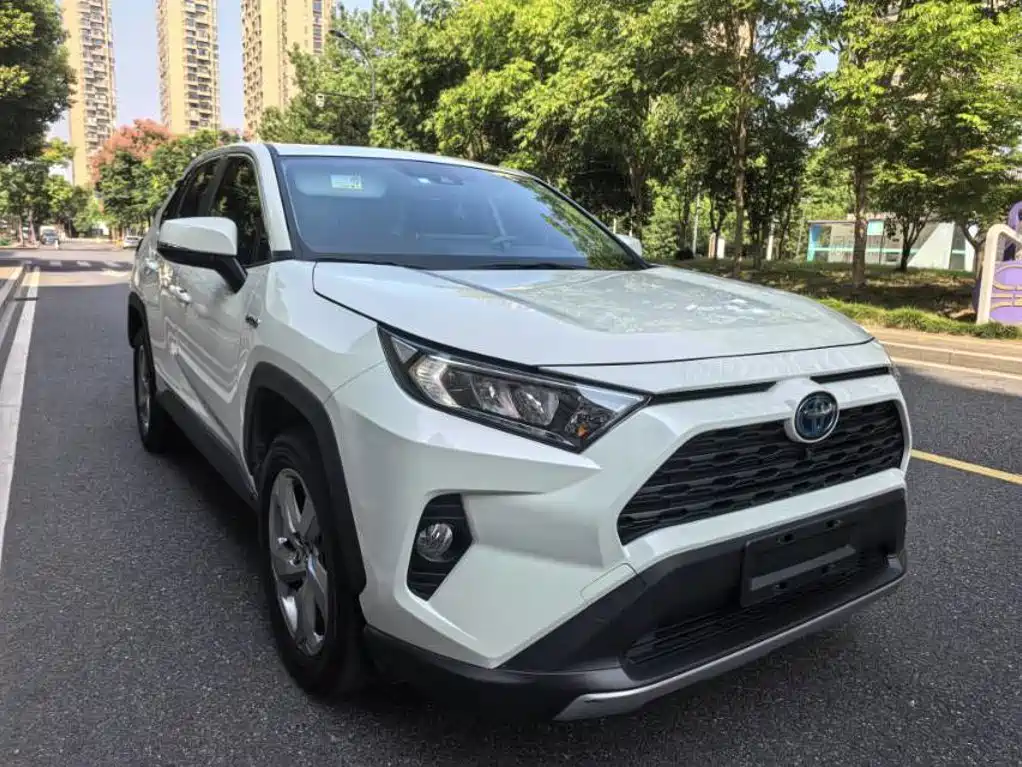 Toyota RAV4 — миниатюра 3