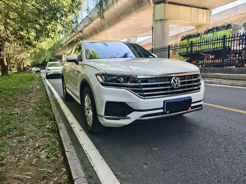 Volkswagen Touareg — миниатюра 3