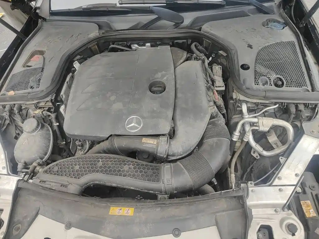 Mercedes-Benz E-Class — миниатюра 11