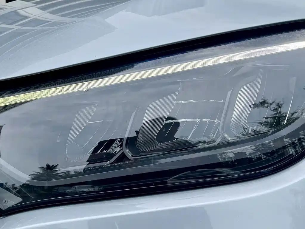 Mercedes-Benz EQE SUV — миниатюра 12