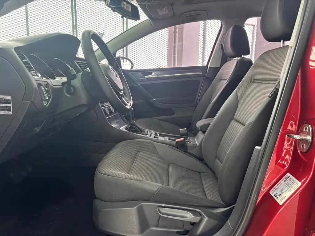 Volkswagen Golf 2017 230TSI AT Comfort