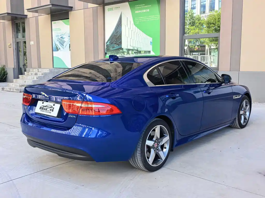 Jaguar XE — миниатюра 5