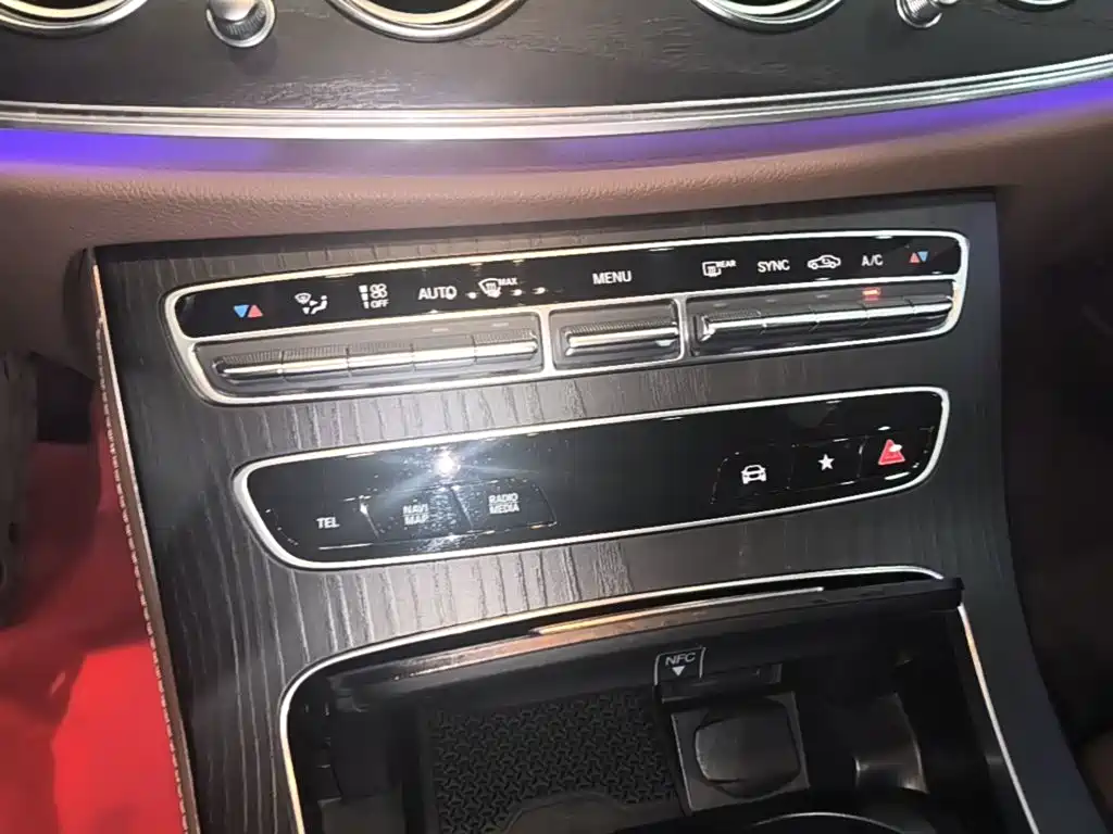 Mercedes-Benz E-Class — миниатюра 13