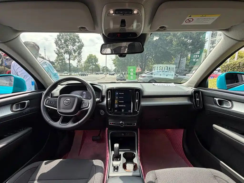 Volvo XC40 — миниатюра 13