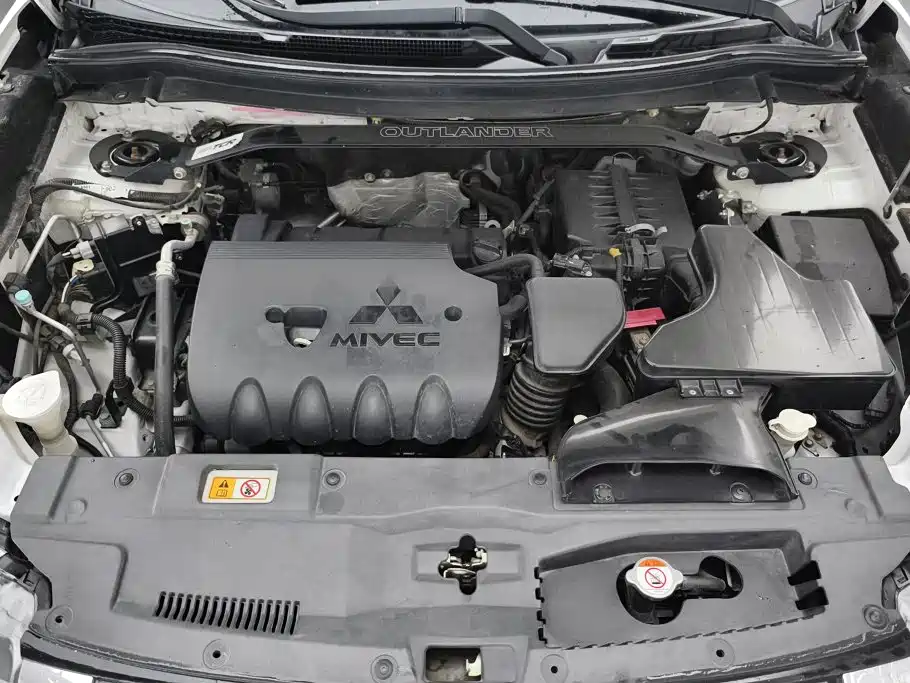 Mitsubishi Outlander — миниатюра 10