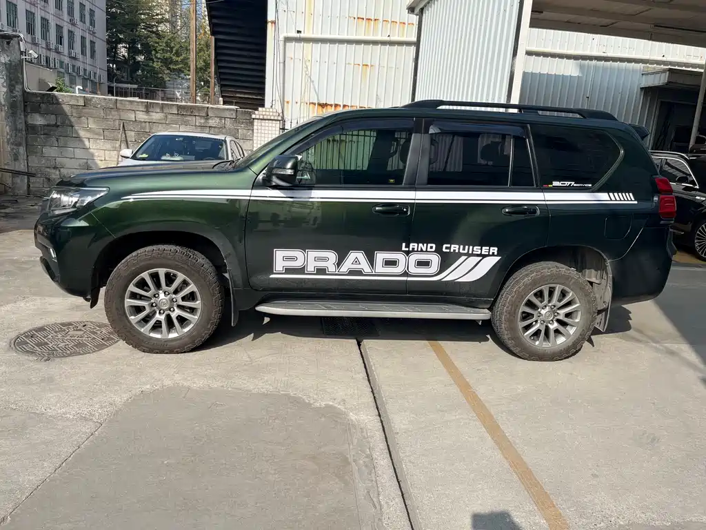 TOYOTA PRADO