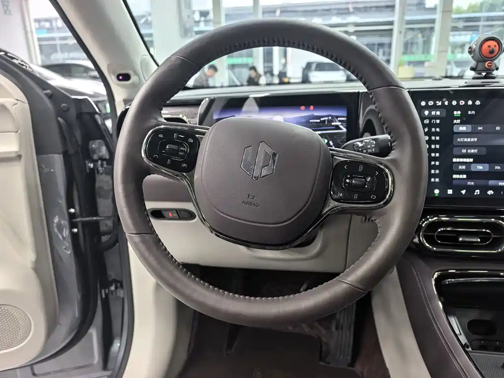 Leapmotor Leapmotor C11 — миниатюра 8