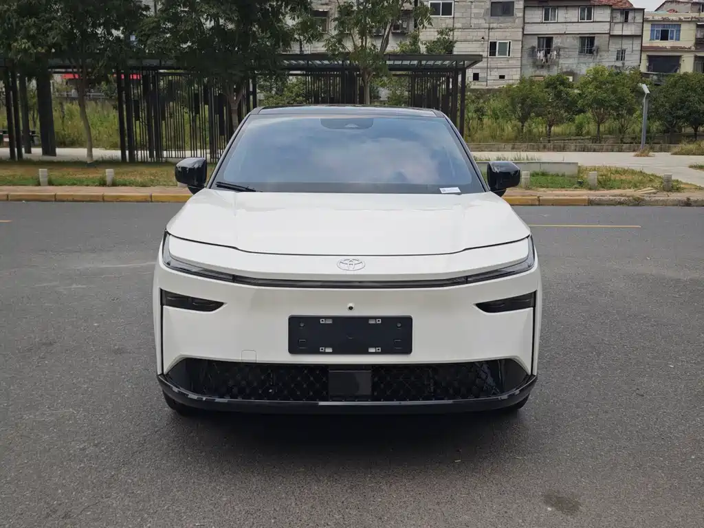 Toyota bZ3X — миниатюра 2