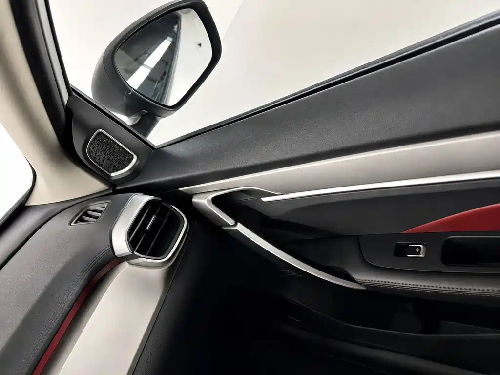 Geely Binyue — миниатюра 19