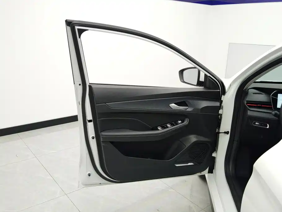 Geely Binrui — миниатюра 7