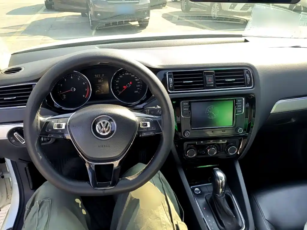 Volkswagen Sagitar — миниатюра 10