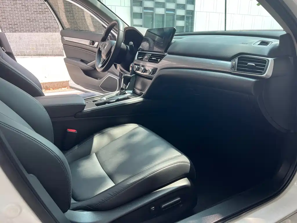 Honda Accord — миниатюра 9