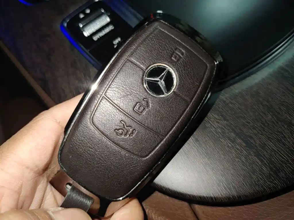 Mercedes-Benz E-Class — миниатюра 9