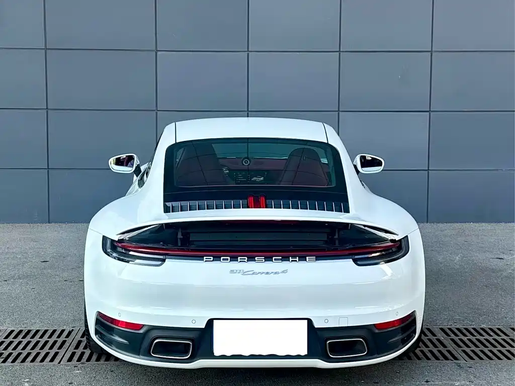 PORSCHE 911