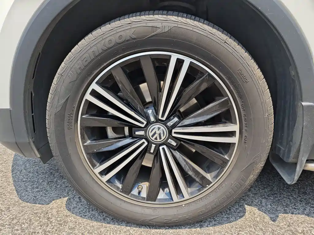 Volkswagen Tiguan L — миниатюра 15