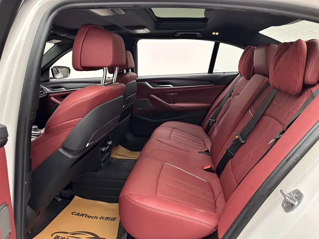 BMW 5 Series — миниатюра 9