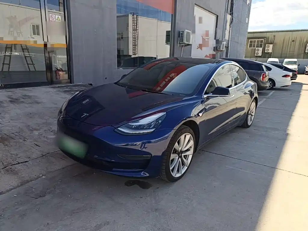 Tesla Model 3 — миниатюра 2