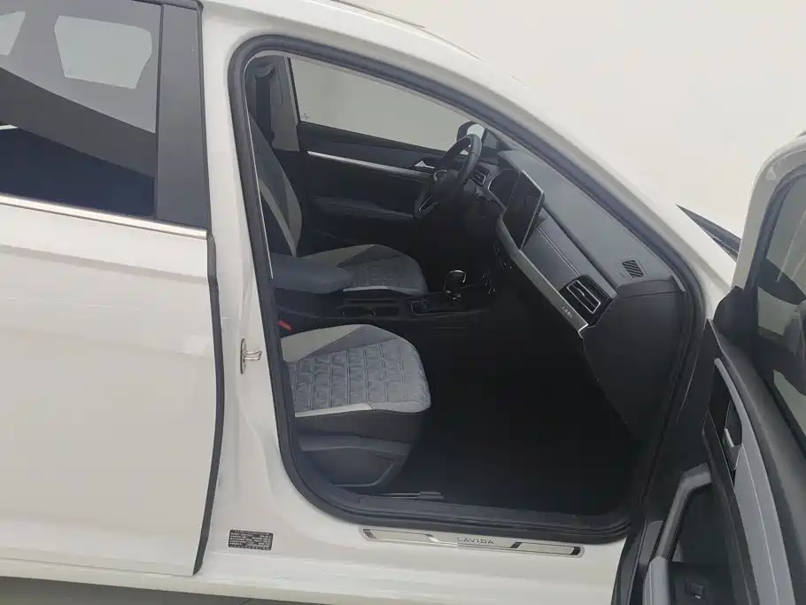 Volkswagen Lavida — миниатюра 7