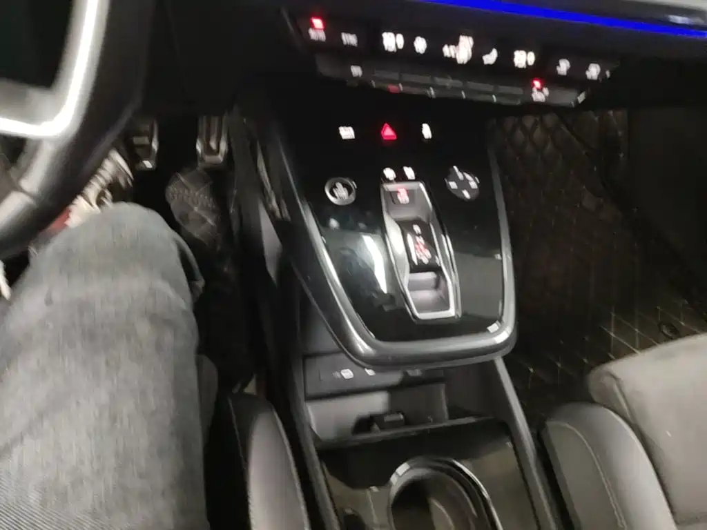 Audi Q4 e-tron — миниатюра 14