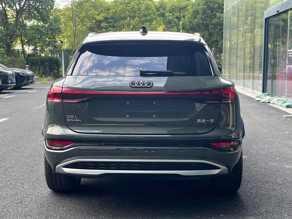 Audi Q6L e-tron — миниатюра 3