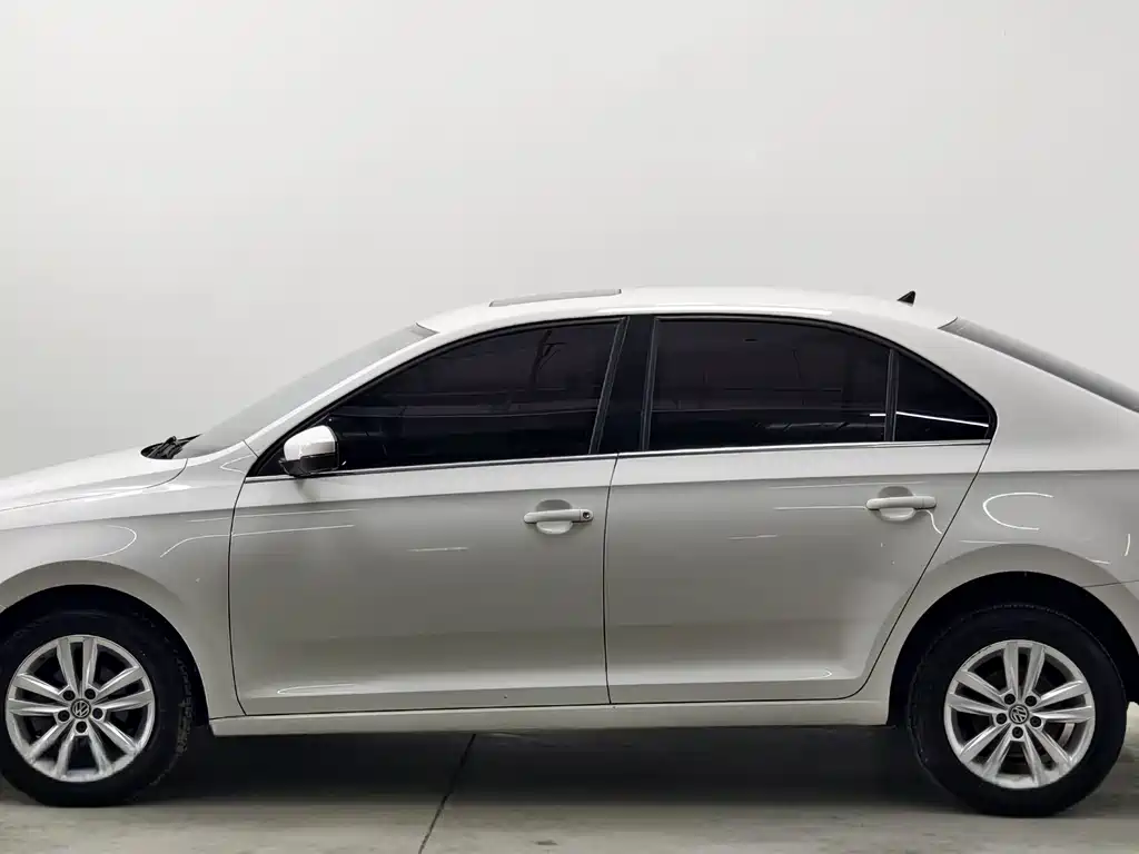 Volkswagen Santana — миниатюра 7
